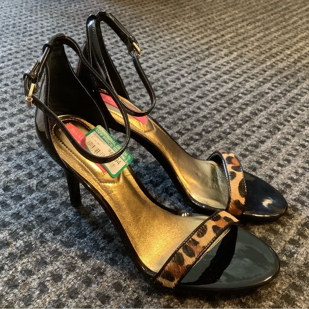 Isaac Mizrahi women’s black leopard strap dress sandals heels 7.5